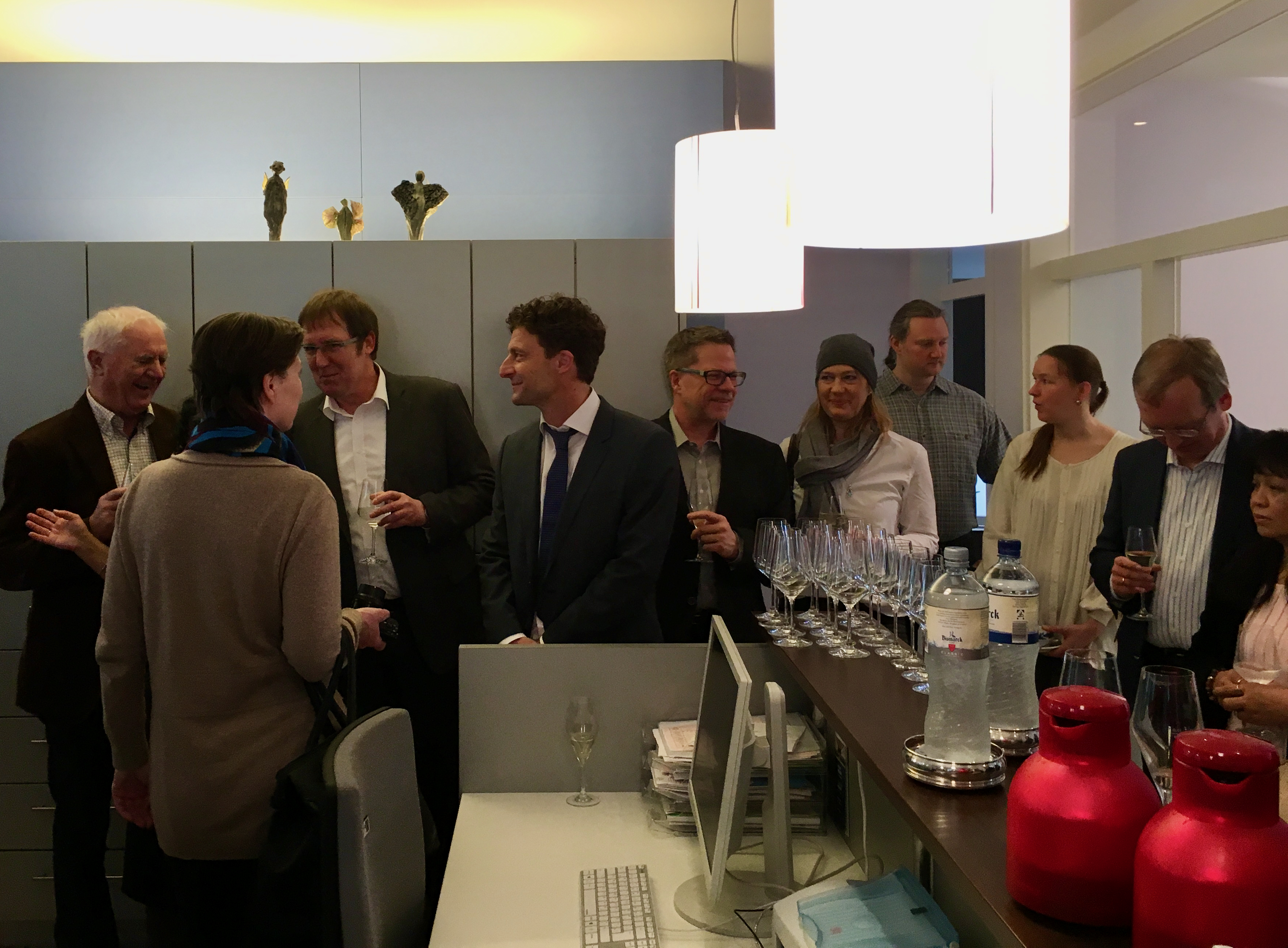 Austausch zwischen Ärzten zur Organisation einer Praxisvertretung