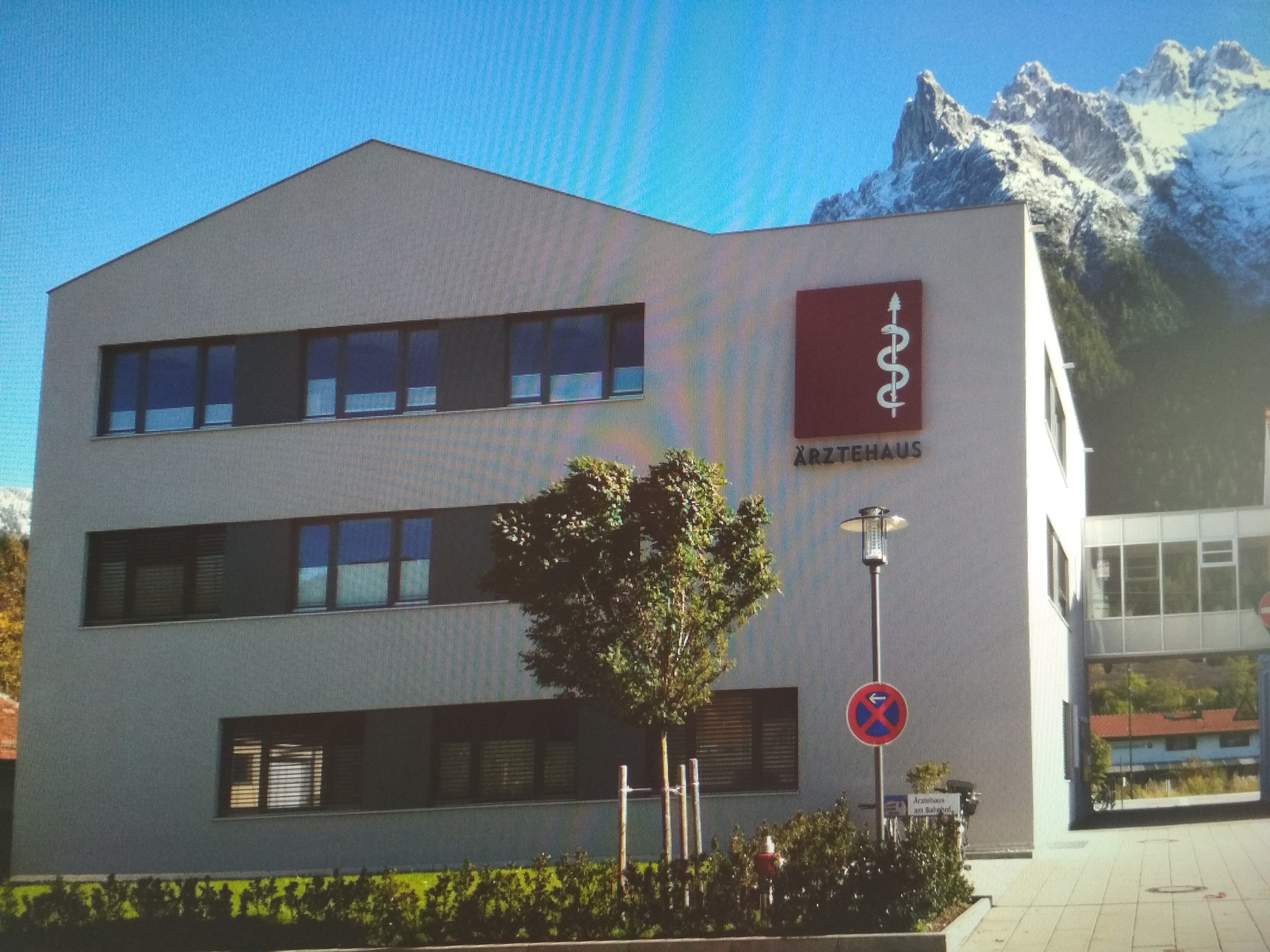 grosse-landarztpraxis-naehe-garmisch-im-aerztehaus-sucht-weiterbildungs-assistent-in-teilzeit-vollzeit.jpg