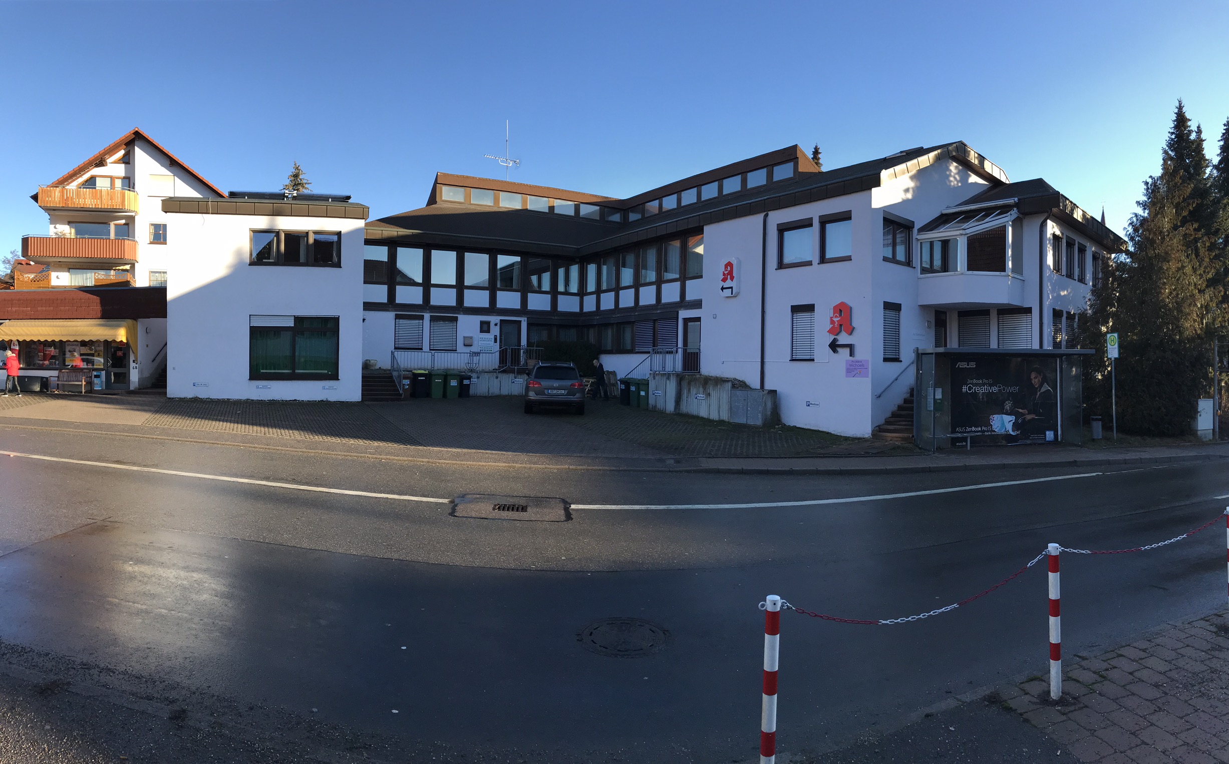 aerztehaus-mit-886qm-flaeche-und-15-stellplaetzen-und-doppelgarage-in-calw.jpeg