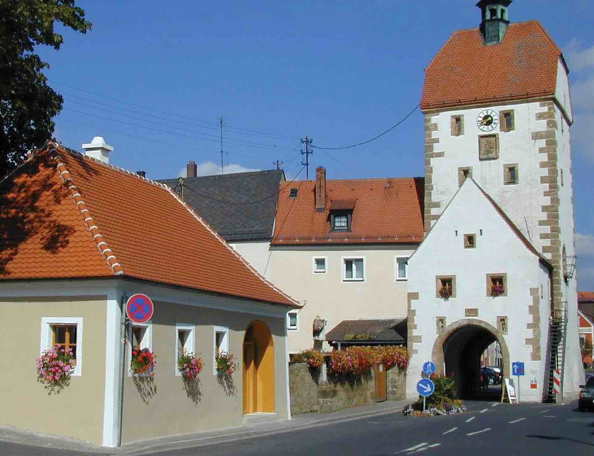 einmalige-gelegenheit-arztpraxis-in-historischem-bahnhof-vilseck.jpg