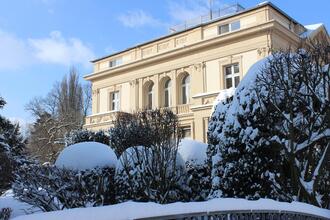 einzigartig-zwei-traum-etagen-in-top-sanierter-stadtvilla-am-fluss-zu-vermieten