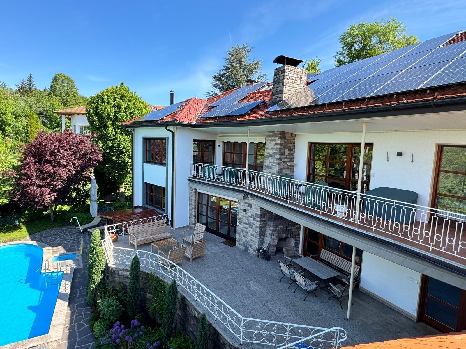 Exclusive Traumvilla in Donaueschingen mit Panoramablick & Wellnessbereich