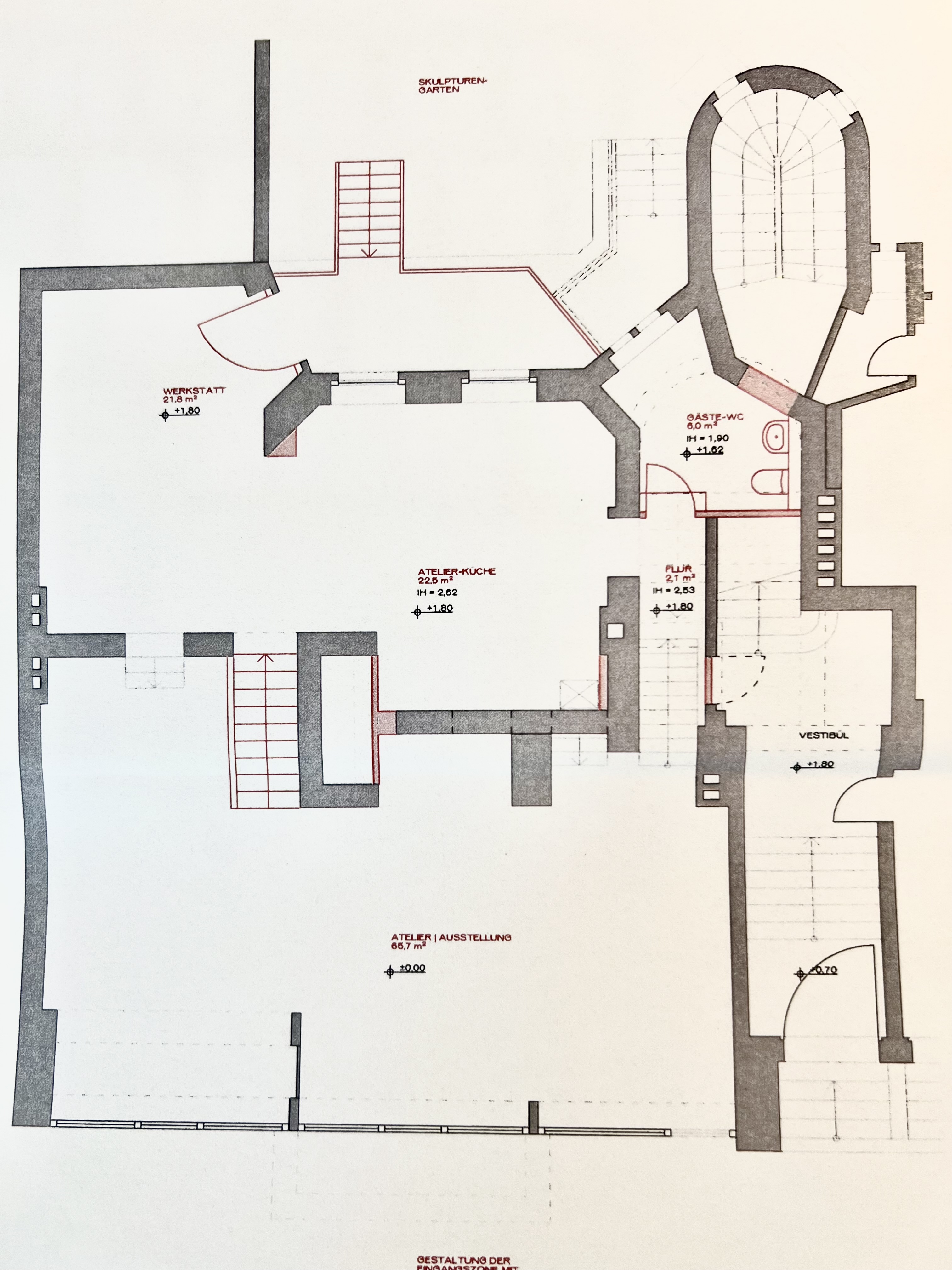 friedenau-ebenerdige-eg-flaeche-163-qm-plus-83-qm-keller-mit-innenliegender-treppe-zentrale-ruhige-lage-s-bahnanschluss-2-minuten-u-bahnanschluss-6-minuten-diverse-busanschluesse-2-minuten-zu-fuss-berlin.jpeg