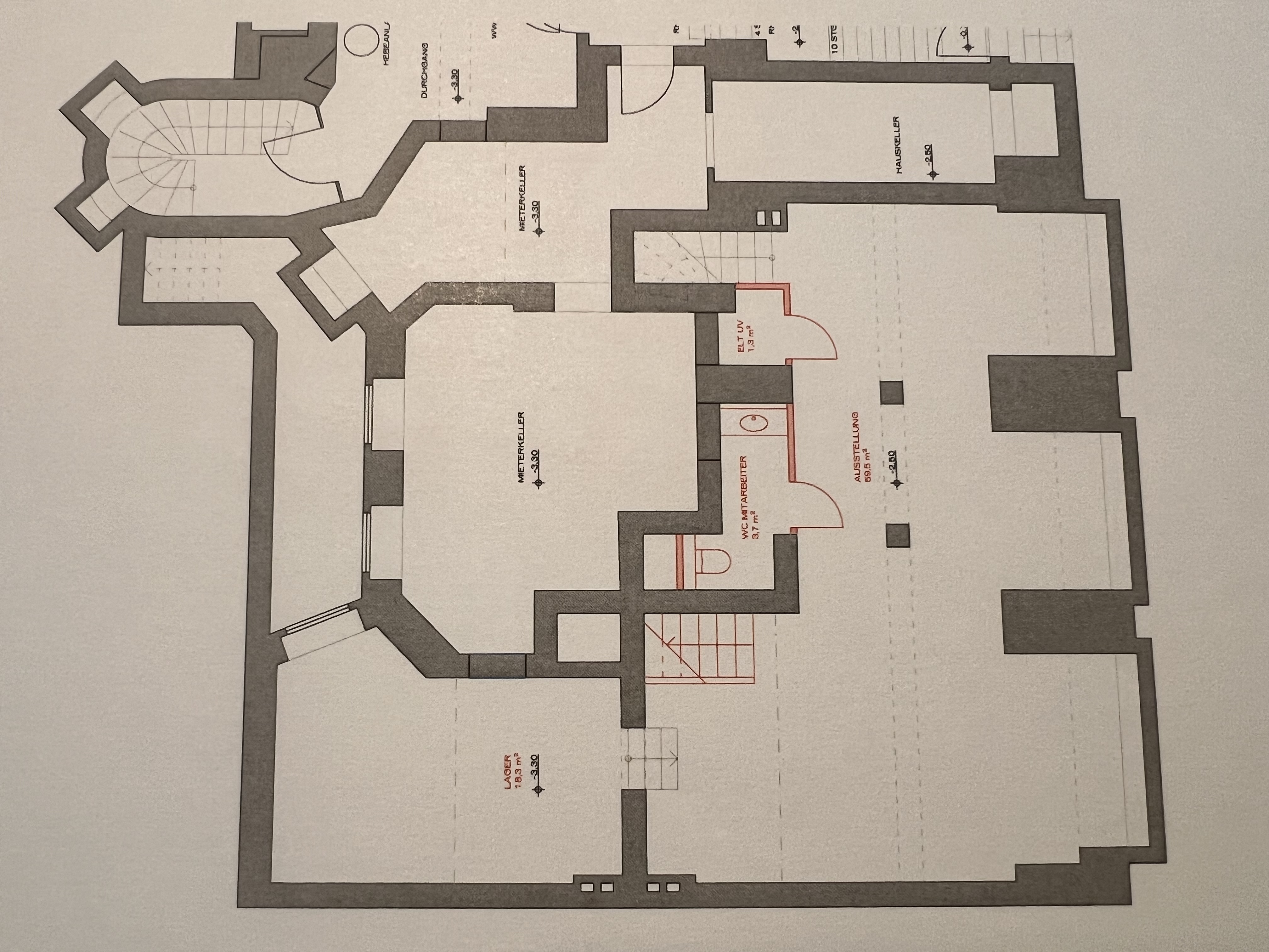 friedenau-ebenerdige-eg-flaeche-163-qm-plus-83-qm-keller-mit-innenliegender-treppe-zentrale-ruhige-lage-s-bahnanschluss-2-minuten-u-bahnanschluss-6-minuten-diverse-busanschluesse-2-minuten-zu-fuss-12159-berlin-deutschland.jpeg