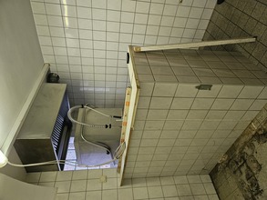 grosse-flaeche-mit-parkplatz-rampen-und-wcs-in-osterode-osterode-am-harz