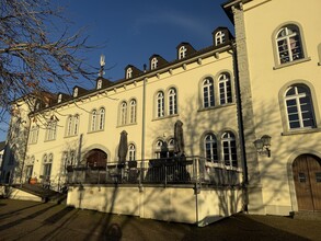 grosse-sonnendurchflutete-zahnarztpraxis-im-zollhaus-kadelburg-79779-kuessaberg-kadelburg