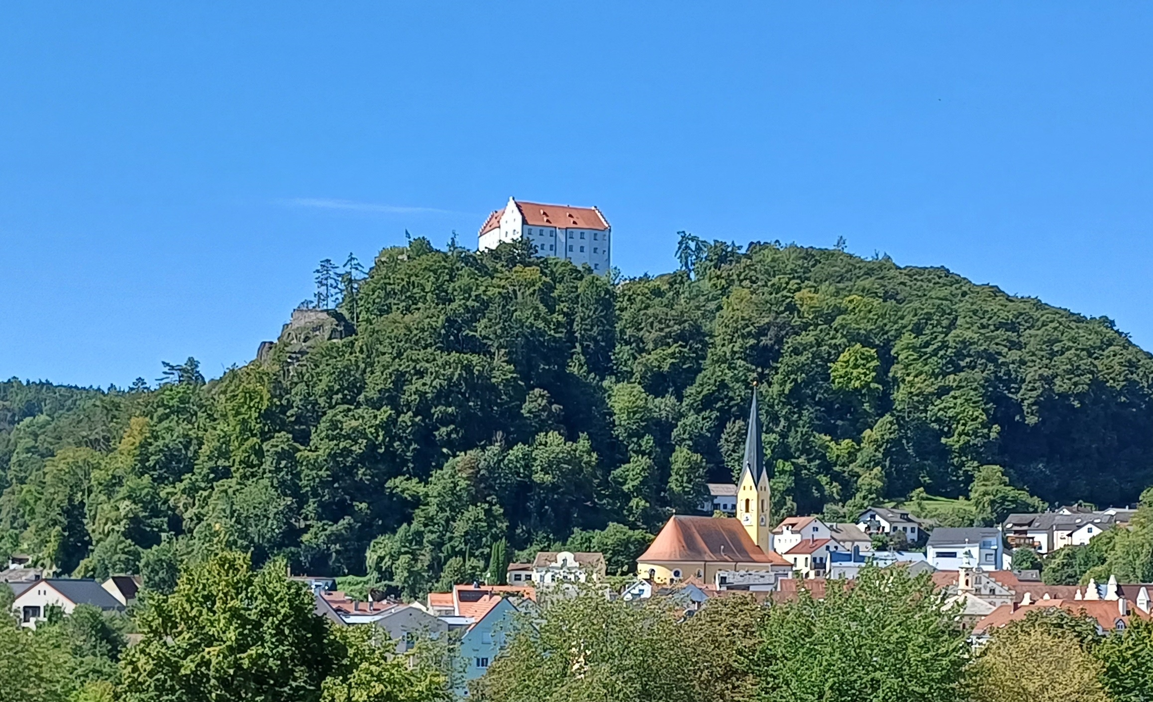 kinderarzt-oder-nervenarzt-praxis-im-naturpark-altmuehltal-riedenburg.jpg