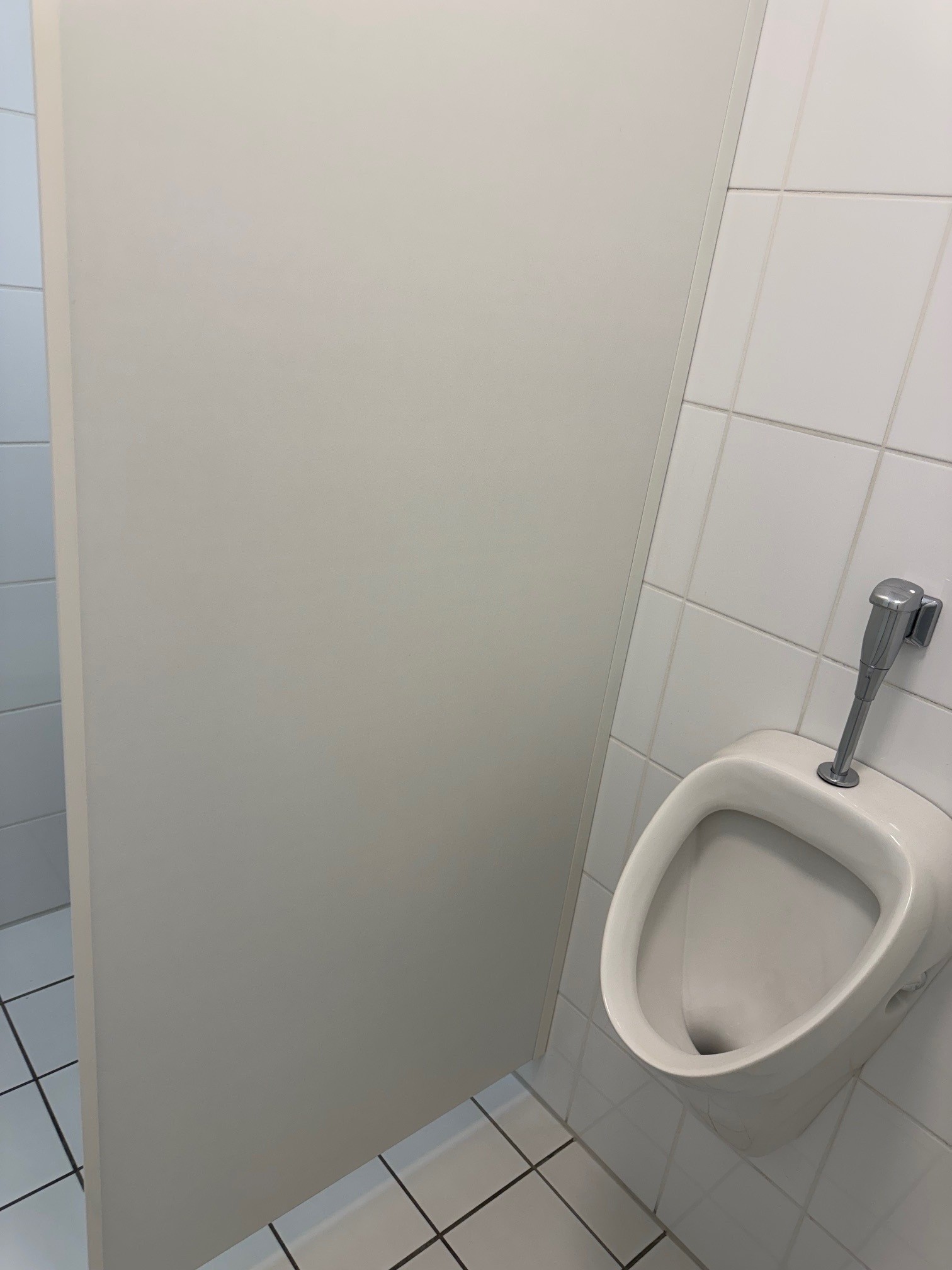 objektbeschreibung-die-zu-vermietenden-praxis-oder-bueroraeume-befindet-sich-im-erdgeschoss-in-einem.jpg