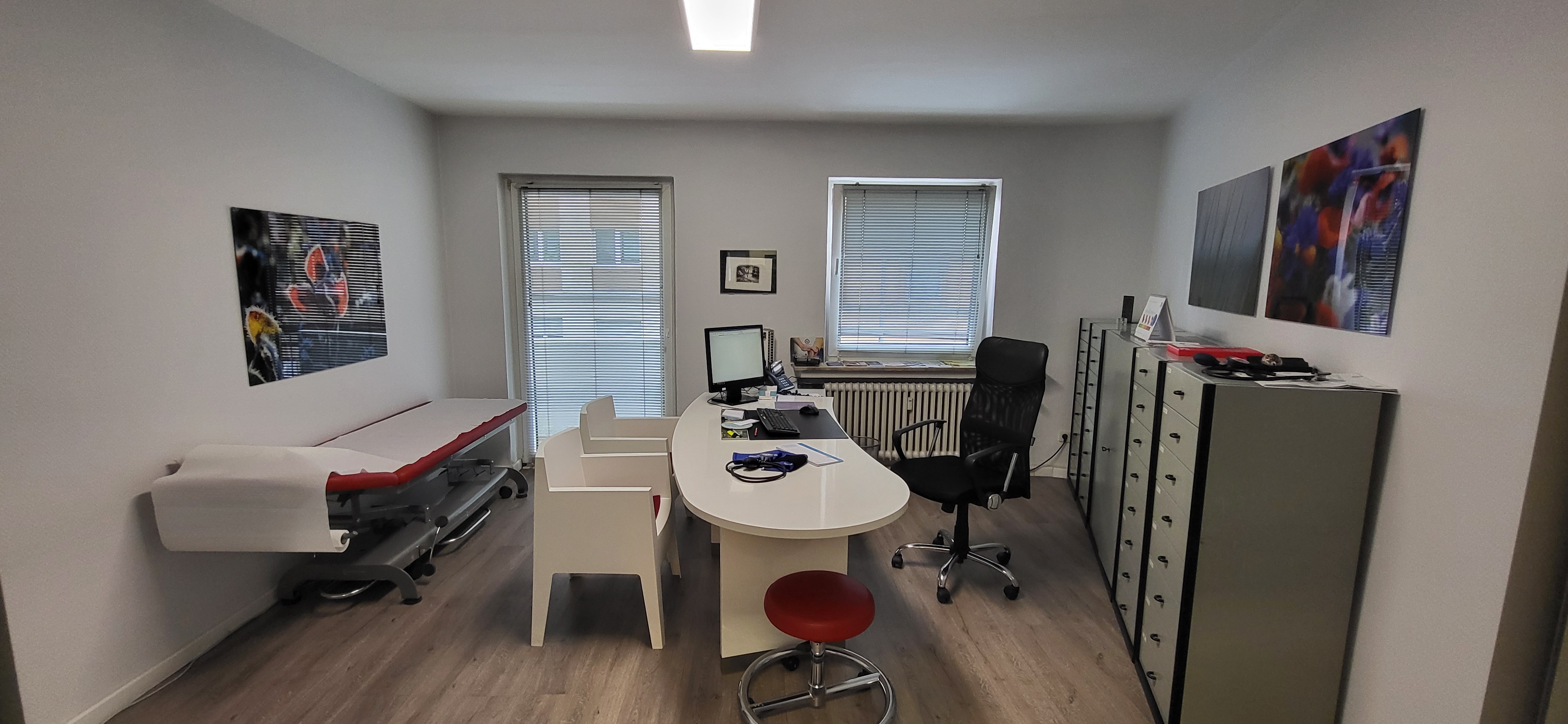 praxisetage-von-langjaehriger-hausarztpraxis-zu-verkaufen-45127-essen.jpg