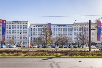 rhin-84-88-helle-praxisraeume-saniert-and-bezugsfertig-275-m
