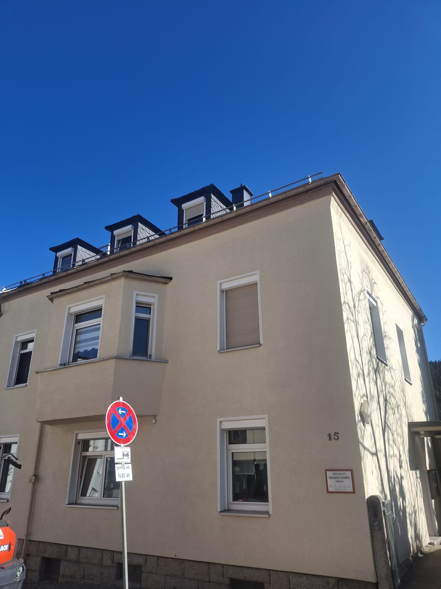 wunderschoene-praxisraeume-helle-und-freundliche-ausstrahlung.jpg