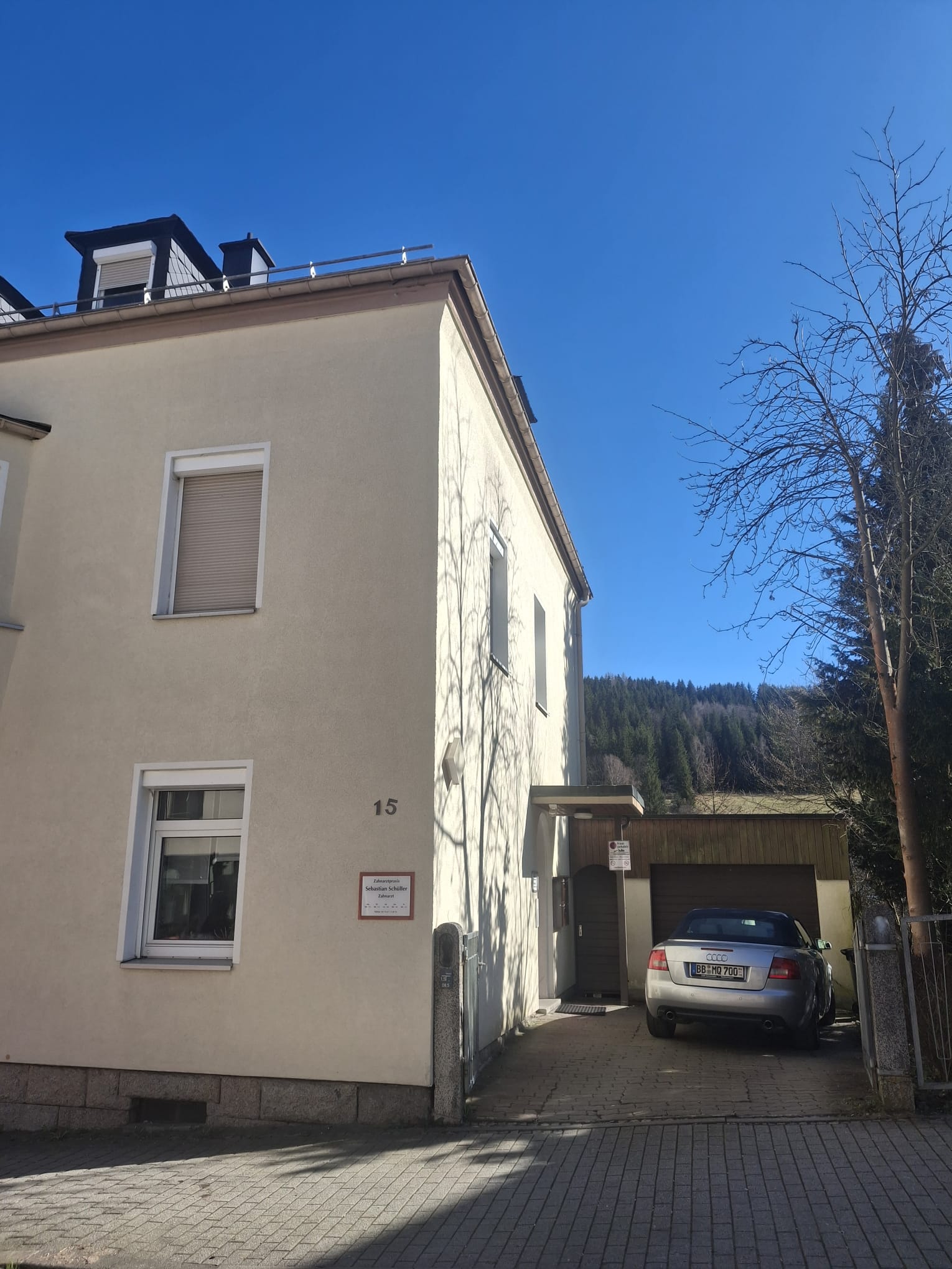 wunderschoene-praxisraeume-helle-und-freundliche-ausstrahlung.jpg