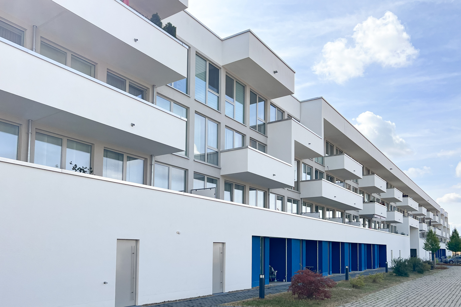 terrassenwohnung-in-uni-and-kliniknaehe-komplett-moebliert-und-bezugsbereit-sind-sie-auf.jpg