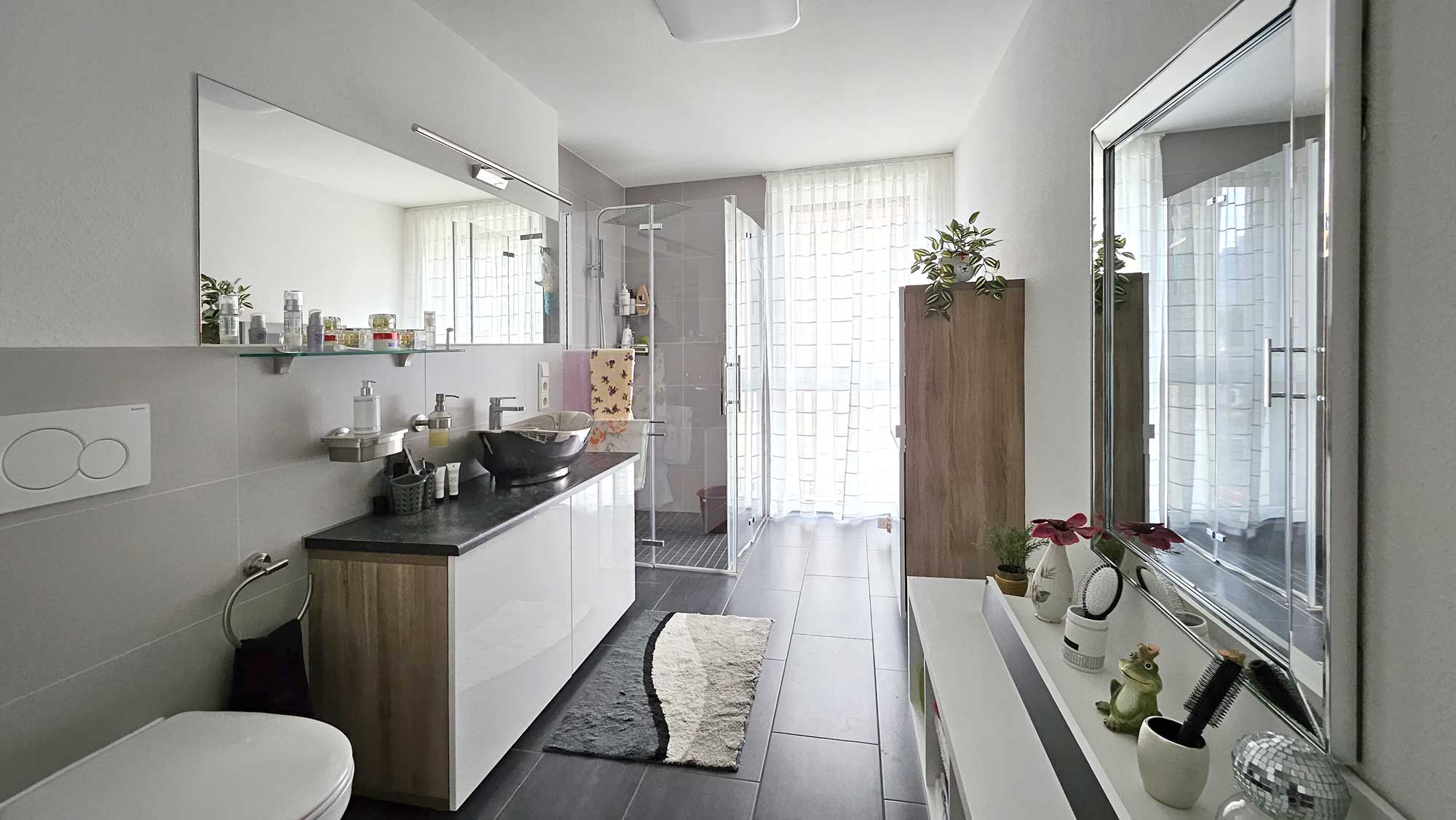vollmoeblierte-helle-2-zimmer-wohnung-mit-gehobener-ausstattung-in-giessen-giessen.jpg