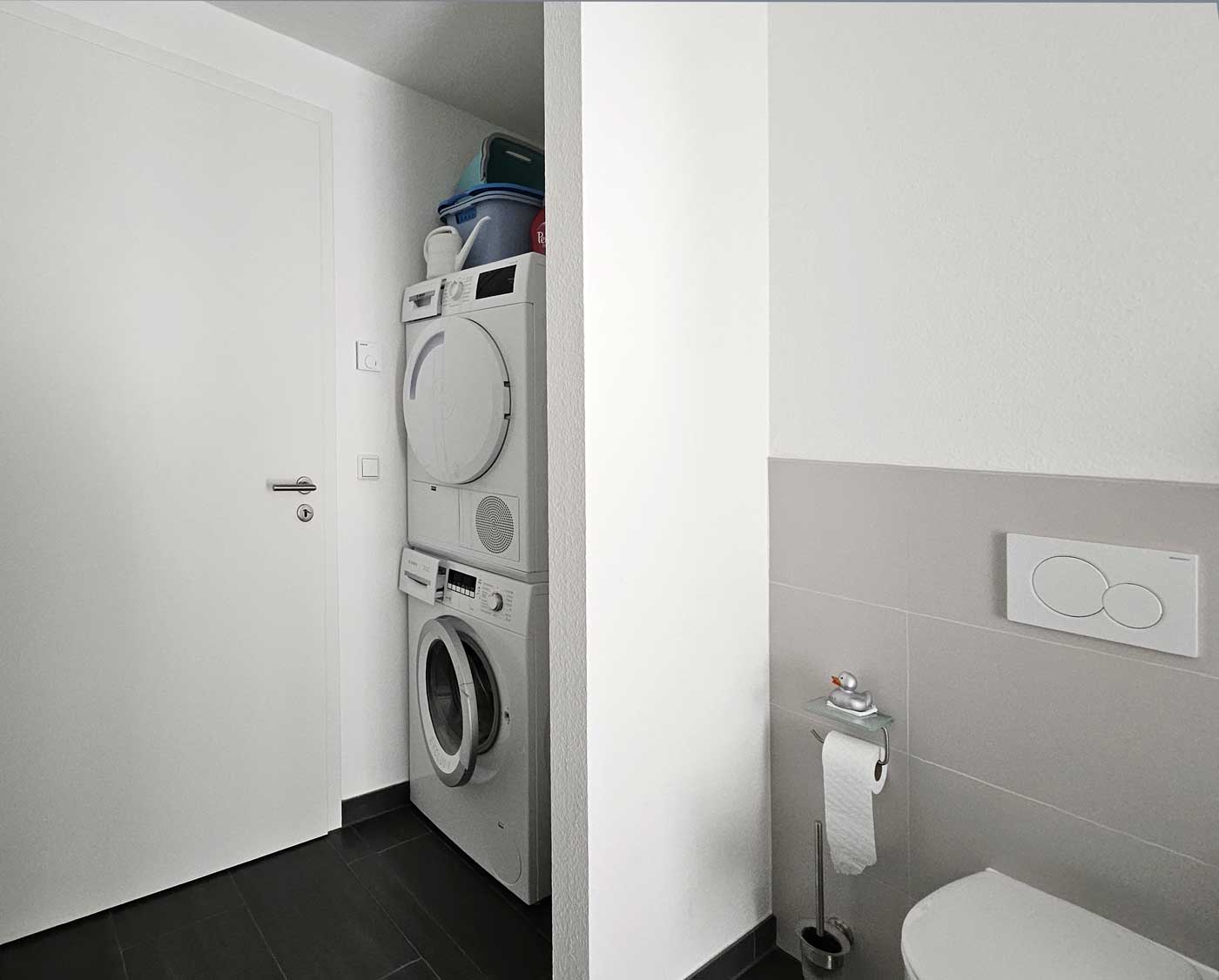 vollmoeblierte-helle-2-zimmer-wohnung-mit-gehobener-ausstattung-in-giessen-35398-giessen.jpg