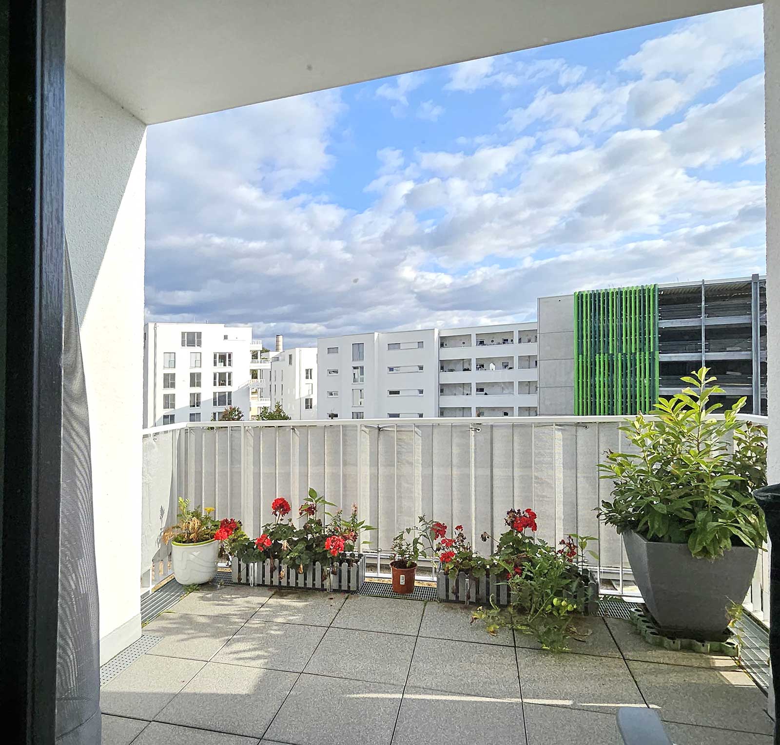 vollmoeblierte-helle-2-zimmer-wohnung-mit-gehobener-ausstattung-in-giessen-35398-giessen-deutschland.jpg