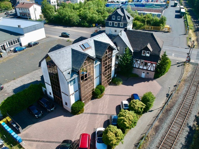 wohn-buero-und-praxisgebaeude-zentral-in-neunkirchen-siegerland-57290-neunkirchen.jpg