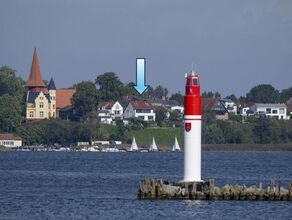 wohnhaus-auf-der-insel-ruegen-in-exklusiver-lage-mit-blick-auf-den-strelasund-und-die-hansestadt-stralsund