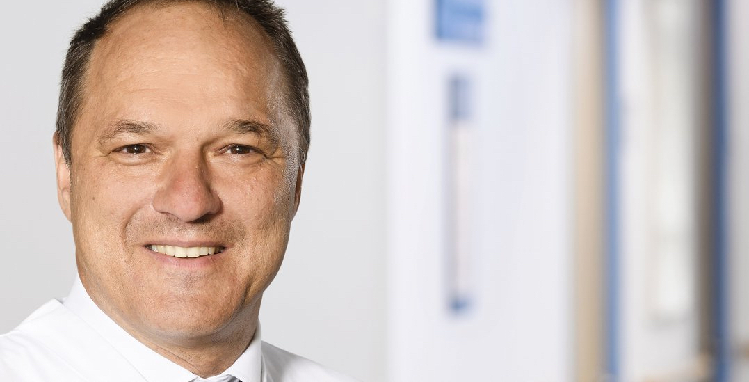 kollegen-behandlung-plus-familie-and-beratung-wirbelsaeulenchirurgie.jpg