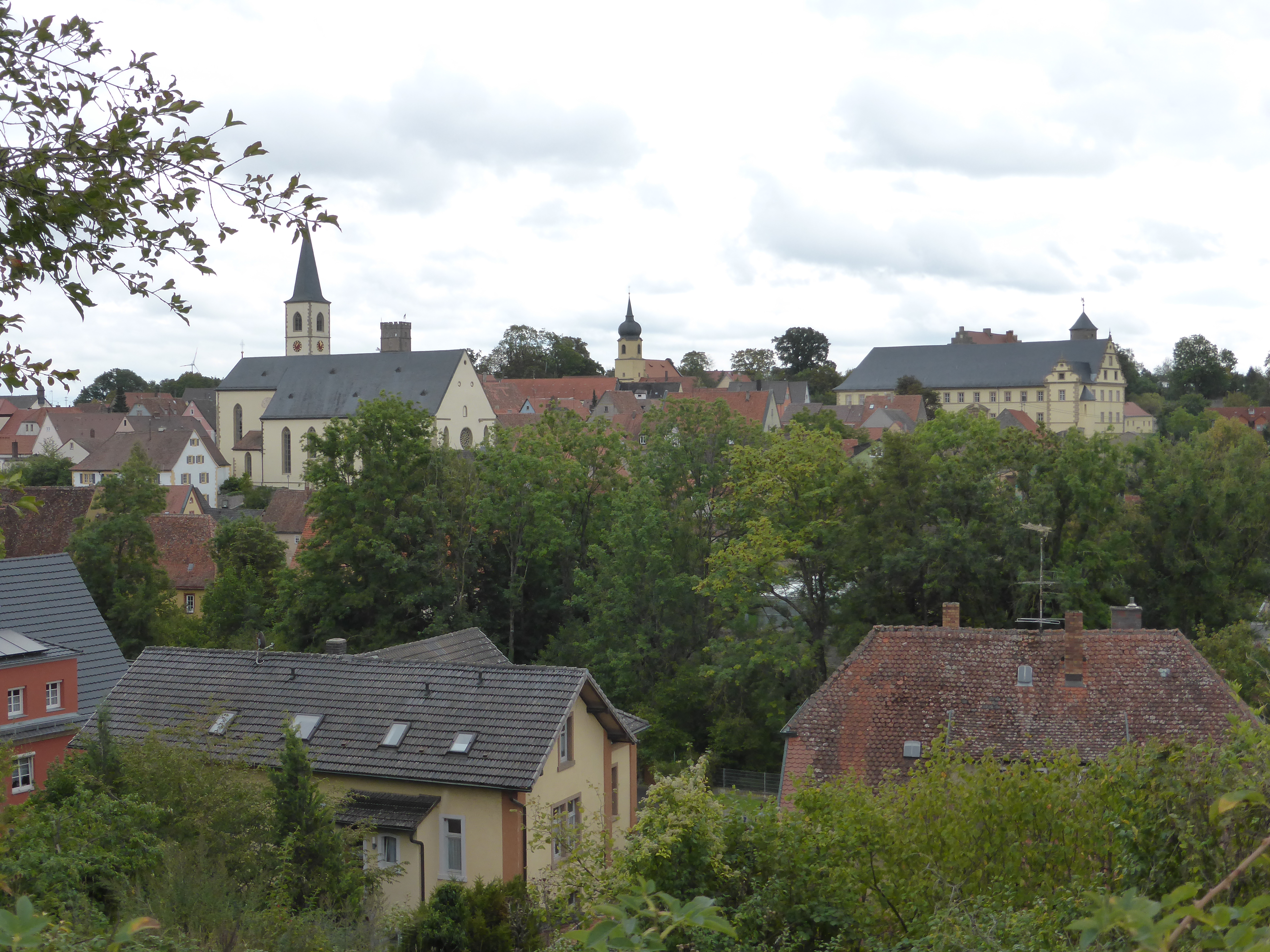 praxisabgabe-gut-gehende-allgemeinarztpraxis-aus-altersgruenden-interessante-kleinstadt-im-landkreis-wuerzburg-mit-grossem-einzugsbereich-allgemeinmedizin.jpg