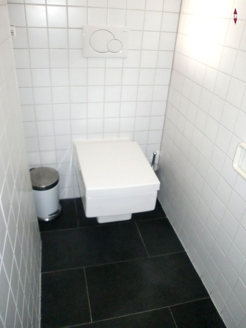 praxisraeume-229-m-nutzflaeche-in-77815-buehl-vermietung-sehr-gepflegte-buero-praxis.jpg