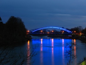 Weserbrücke bei Nacht