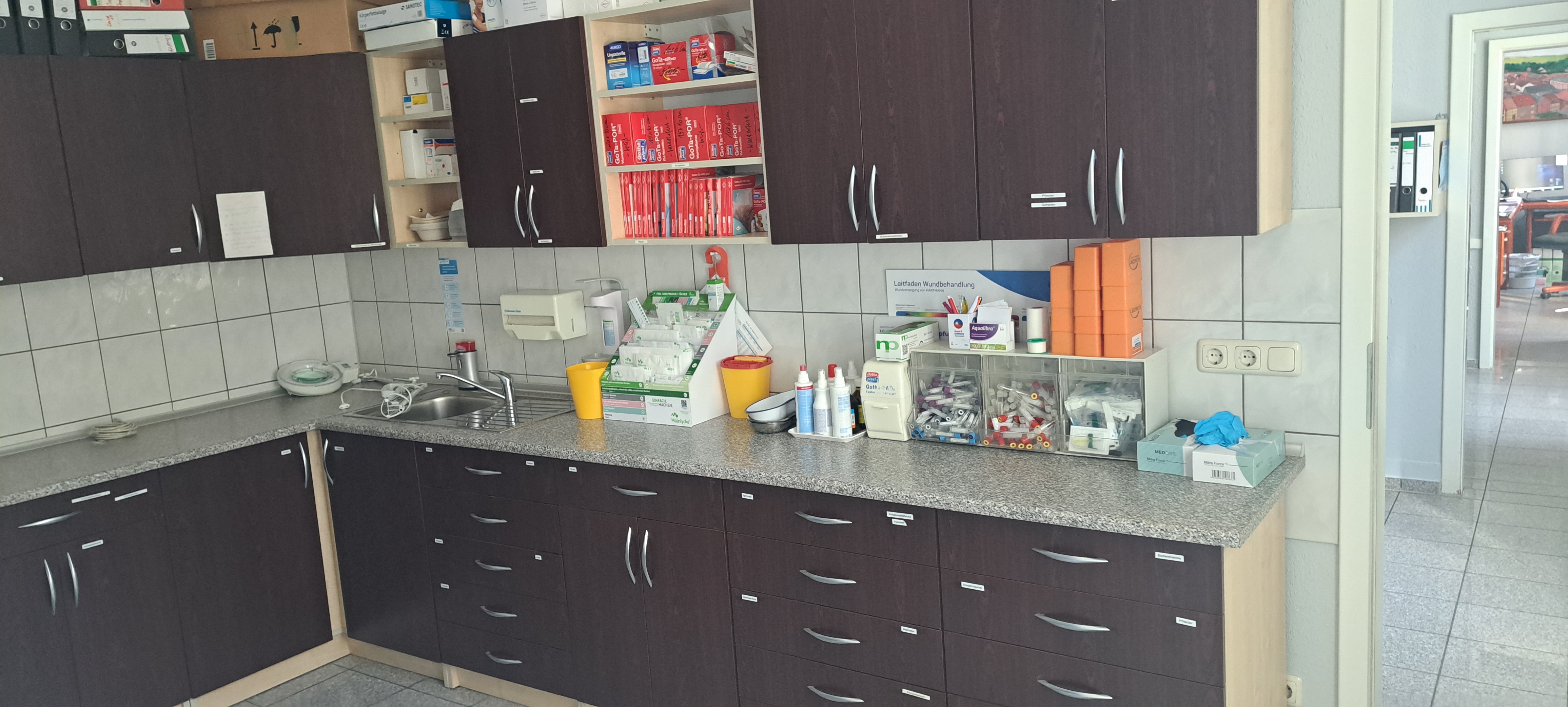 allgemeinmedizin-landpraxis-200m2-11raeumen.jpg