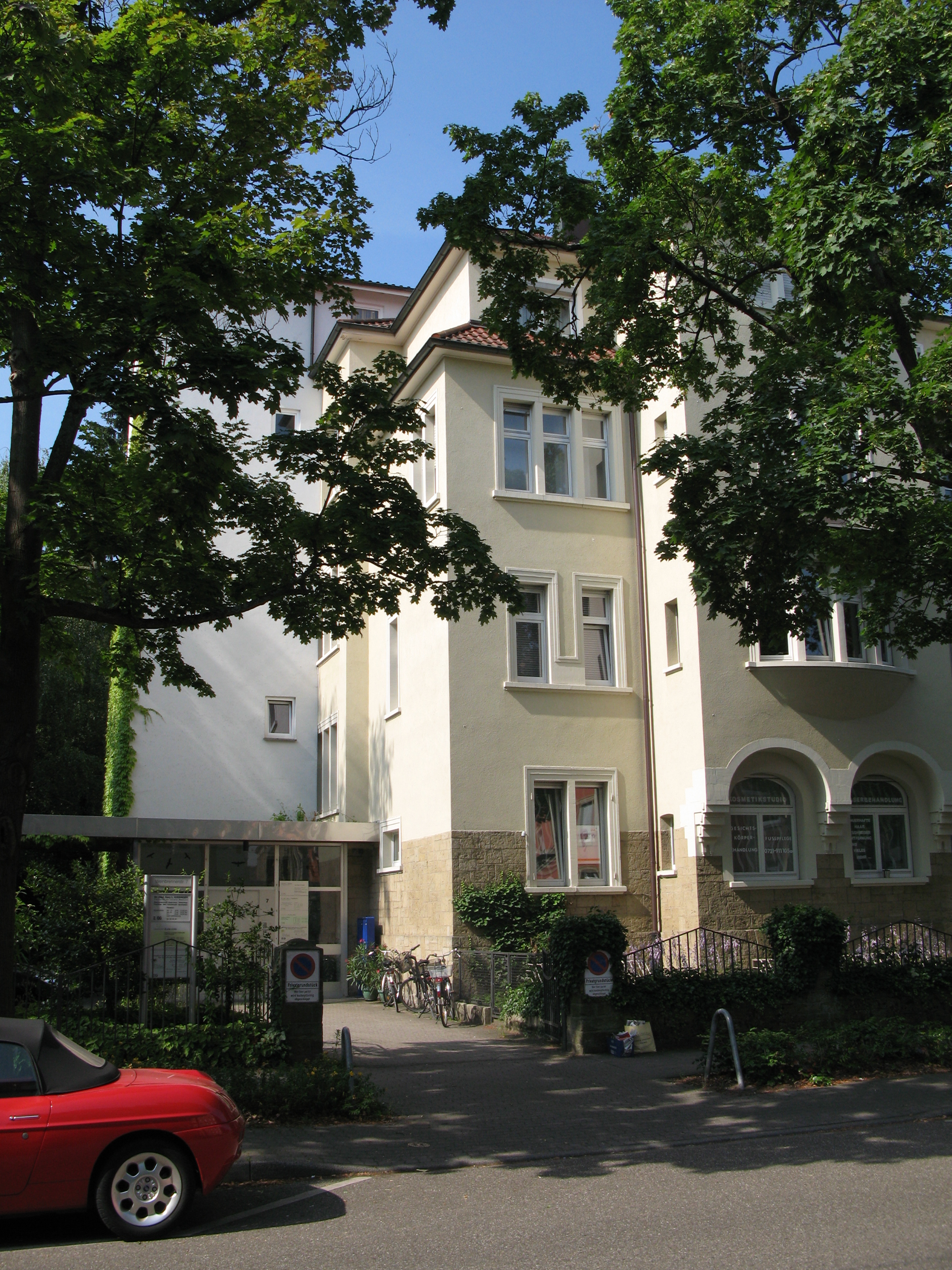 privatklinik-fuer-aesthetische-chirurgie-in-76135-karlsruhe-zu-verkaufen-plastische-und-aesthetische-chirurgie.jpg