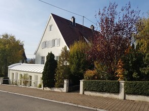 Das Haus seitlich