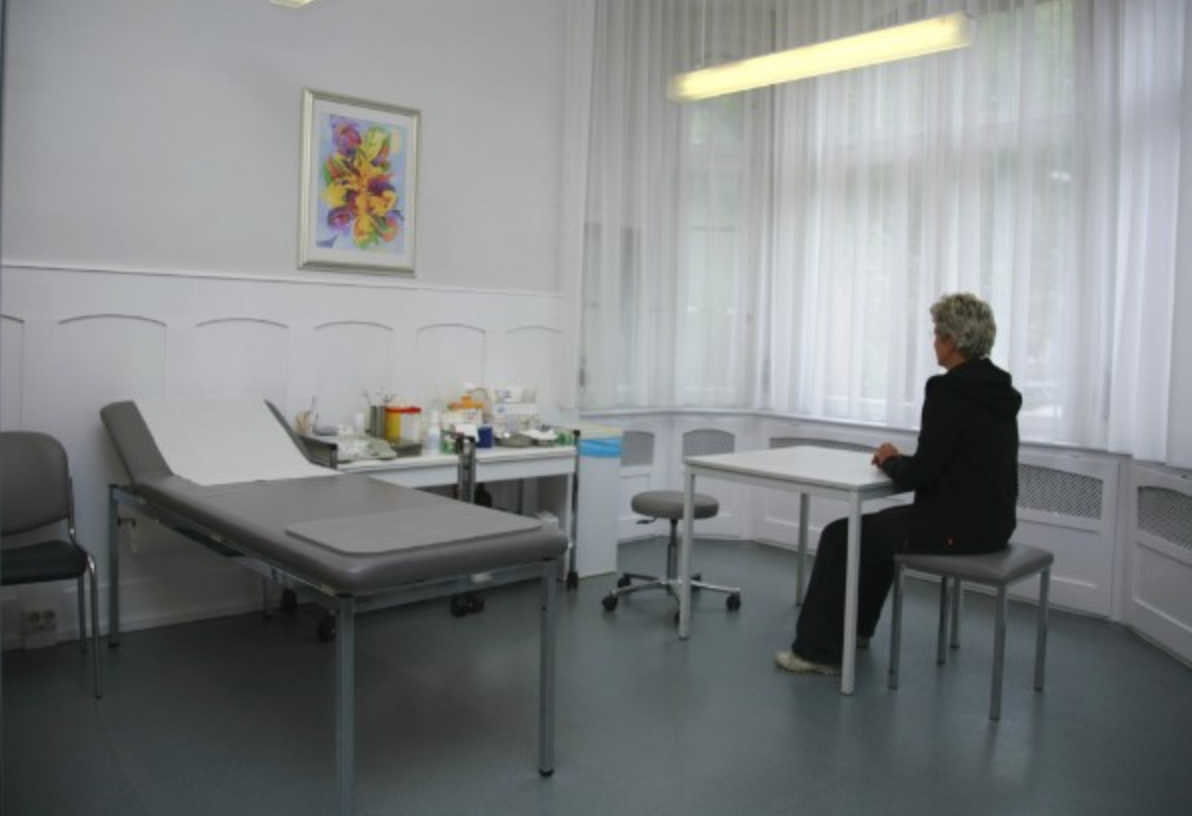 schoene-fast-vollausgestattete-praxisraeume-in-konstanz-allgemeinchirurgie-neurochirurgie-plastische-und-aesthetische-chirurgie-thoraxchirurgie-unfallchirurgie-und-orthopaedie-konstanz.png