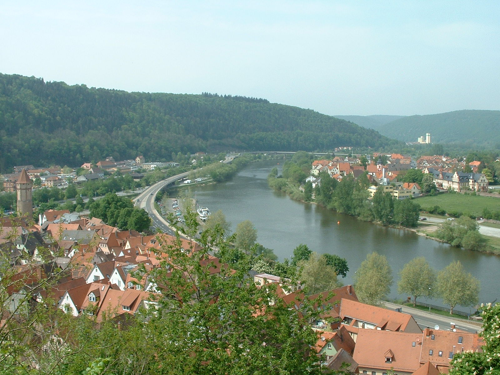 suchen-kollegin-kollegen-fuer-voll-oder-teilzeit-arbeit-in-neuem-mvz-in-97892-kreuzwertheim.jpg