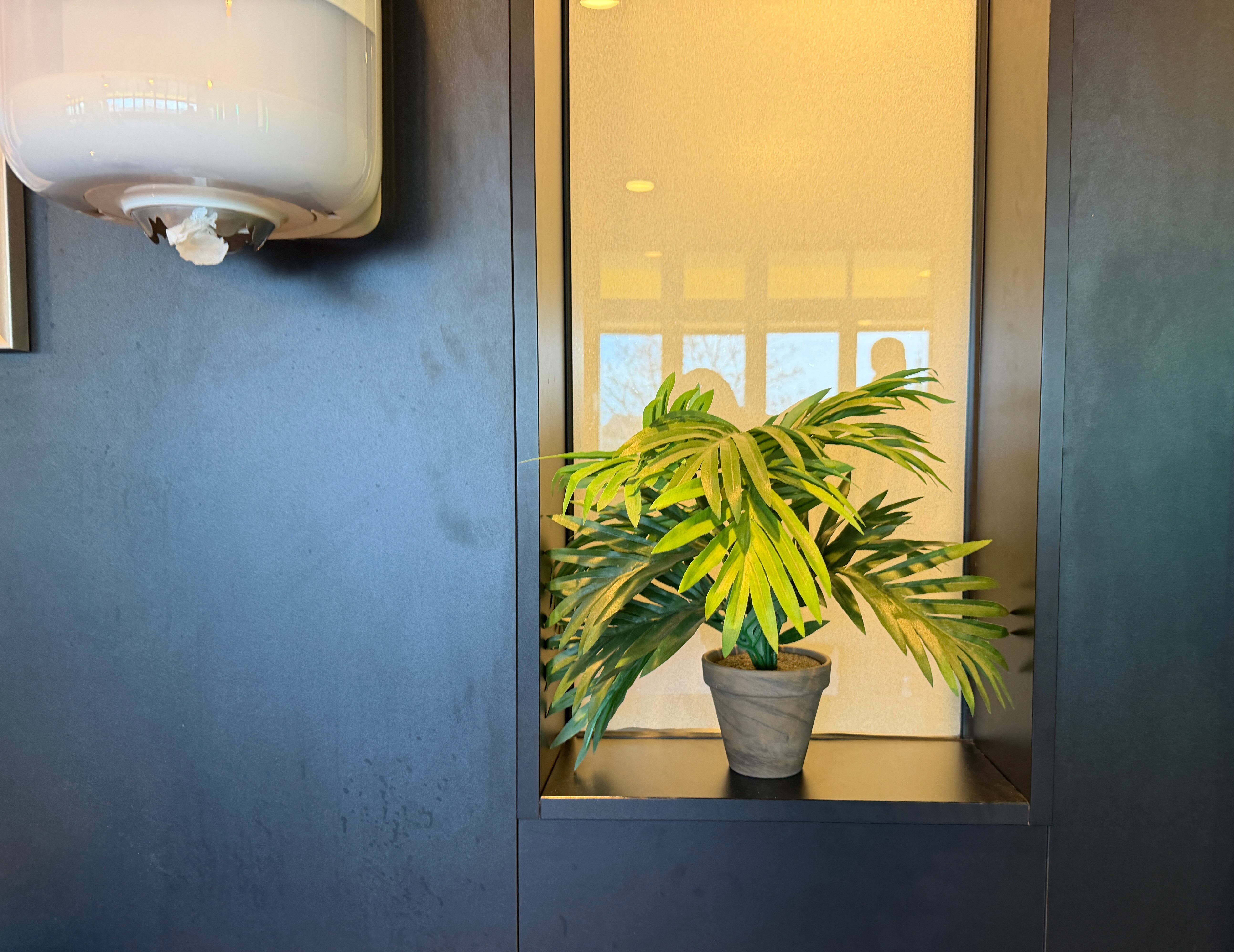 Moderne FÄ Innere Med sucht moderne Praxis zur Übernahme